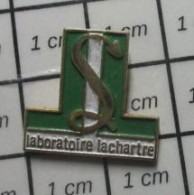 222 Pin's Pins / Beau Et Rare / MEDICAL / LABORATOIRE LACHARTRE (à Dédé ?) SERPENT ASPIC - Medizin