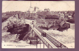 64 - BIARRITZ - PASSERELLE DU ROCHER DE LA VIERGE ET LE SEMAPHORE - ANIMÉE - - Biarritz