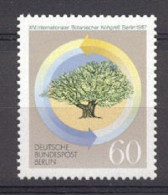 Berlin  747  * *   TB  - Unused Stamps