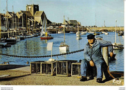 50 BARFLEUR N°10531 Le Port Pêcheur Au Repos VOIR DOS - Barfleur