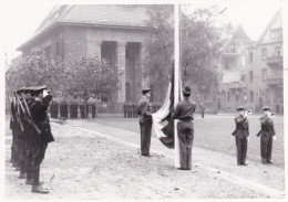 WORMS 1947 12 FEVRIER LEVEE DES COULEURS AVANT LE DEPART POUR L INDOCHINE - Guerre, Militaire