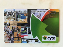 CYPRUS    COLLECTORS   CARD  PAST AND PRESENT   2  NO NOTCHED ONLY 500  EX - Cyprus