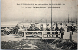 AUTOMOBILE - PARIS PEKIN - 2 De Dion Bouton Quittent Irkoutsk  - Autres & Non Classés