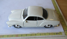 SOLDE 0505 A - WELLY VOLKSWAGEN KARMANN CHIA COUPE MADE IJ CHINA - Bois