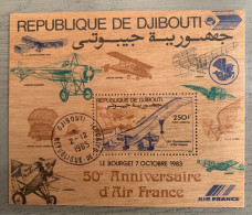 DJIBOUTI 1985 Bloc N° 2 Oblitéré Superbe C 30 € Feuillet De Bois Avions De Saint-Exupéry Et Concorde Planes Air France - Concorde