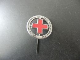 Old Badge Switzerland Suisse Schweiz Red Cross - Croix Rouge - Rotes Kreuz - Genève 1944 - Non Classificati