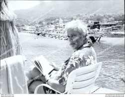 Fo1910 Foto Originale Luciano De Crescenzo Scrittore Personaggi Famosi Napoli - Sonstige & Ohne Zuordnung