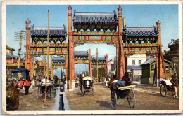 CHINE - PEKIN - A Wooden Arches Eastern City  - Chine
