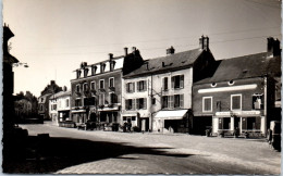 45 MALESHERBES -  La Place Du Martroy, Les Hotels. - Malesherbes