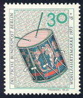 460 Musikinstrumente 30+15 Pf Trommel ** - Unused Stamps