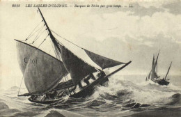 LES SABLES D'OLONNE  Barques De Peche Par Gros Temps - Sables D'Olonne