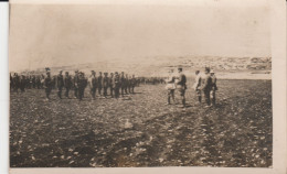 PHOTO CARTE SYRIE MARS 1926 REMISE DE DECORATION PAR LE GENERALE GAMELIN CHEF DES TROUPES DU LEVANT TBE - Characters