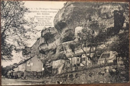 Cpa 24 Dordogne, Station Préhistorique Des Eyzies, Ruines De L'Ancien Château Féodal, éd P.D.S, Non écrite - Les Eyzies