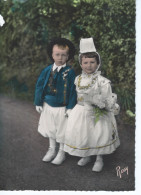 CPSM-  Au Pays Breton - QUIMPER-29- Enfants , Mariés En Herbe  - 1956- BE - Trachten