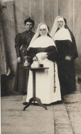 CARTE PHOTO ; Religieuses - Photographs