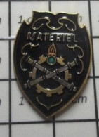 413H Pin's Pins / Beau Et Rare / MILITARIA / MATERIEL ARME DE L'ARMEE DE TERRE - Militair & Leger