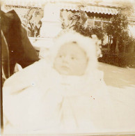 PHOTO ANCIENNE SNAPSHOT HAROLD LIGIER DE LA PRADE 2 MOIS BEBE NOBLESSE 10 X 10 CM - Personas Identificadas