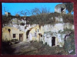 Cpm Doué La Fontaine : " La Fosse " - Habitat Troglodytique - Doue La Fontaine