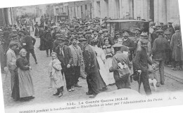 SOISSONS (Aisne) Pendant Le Bombardement Guerre 1914-18 - Distribution De Tabac Par Les Postes - Ecrit (2 Scans) - Soissons