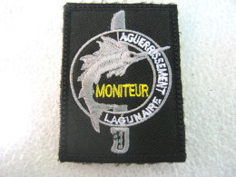 ECUSSON BRODE COMMANDO TROUPES DE MARINE MONITEUR AGUERRISSEMENT LAGUNAIRE ETAT EXCELLENT SCRATCH 80MM X 65MM - Heer