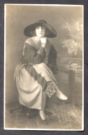 WOMAN YOUNG GIRL JEUNE FILLE WITH HAT FASHION, REAL OLD  PHOTO - Femmes