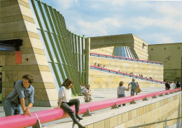 Neue Staatsgalerie Stuttgart German Construction Roof Visitors Rare Postcard - Sonstige & Ohne Zuordnung