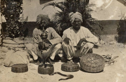 Indian Cobra Snake Charmer Black Viper Old Real Photo Postcard - Indien