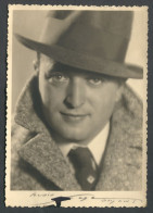 YOUNG GENTLEMAN WITH A HAT, ATELIER SZEGE OSIJEK - Men