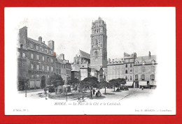 (RECTO / VERSO) RODEZ - LA PLACE DE LA CITE ET LA CATHEDRALE - PUBLICITE CAVES ET PRODUCTION DE ROQUEFORT AU DOS - CPA - Rodez