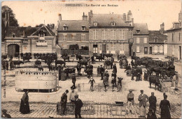 80 DOULLENS - Le Marché Aux Bestiaux - Doullens