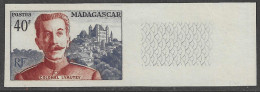 MADAGASCAR N°326a N**  Variété Timbre Non Dentelé - Neufs