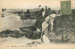 76 - Dieppe - La Pêche Aux Moules - Animée - Pêche à Pied - CPA - Oblitération Ronde De 1920 - Voir Scans Recto-Verso - Dieppe