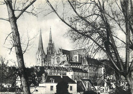 28 - Chartres - La Cathédrale - CPSM Grand Format - Voir Scans Recto-Verso - Chartres