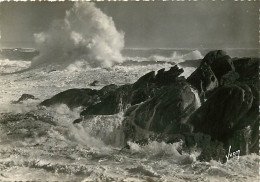 29 - Saint Guénolé - Tempête Sur La Côte - Effet De Vagues - CPSM Grand Format - Voir Scans Recto-Verso - Andere & Zonder Classificatie