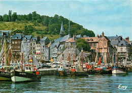 14 - Honfleur - Les Bateaux De Pêche à Quai Dans I'avant-port, La Lieutenance. A L'arrière-plan, Les Façades Typiques Su - Honfleur