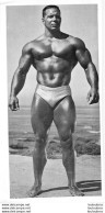 PHOTO HOMME EN MAILLOT DE BAIN CULTURISME CULTURISTE   27 X 13.50 CM - Sports