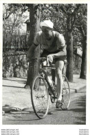 PHOTO ORIGINALE   EQUIPE CYCLISME LES AIGLONS GRAMMONT PARIS 1960 PRESIDENT ANDRE BARBAL C9 - Cycling