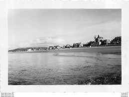 VILLERS SUR MER CALVADOS LA PLAGE LE CASINO LA COTE PHOTO ORIGINALE FORMAT 9 X 6.50 CM - Plaatsen