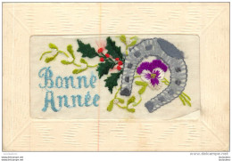 CARTE BRODEE HOUX ET FER A CHEVAL BONNE ANNEE - Bordados