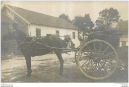 CARTE PHOTO ATTELAGE CHEVAL DEVANT UNE MAISON - A Identificar