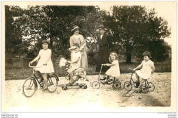 CARTE PHOTO  ENFANTS ET ADULTES A L'ENSOLEILLE - To Identify