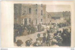 CARTE PHOTO  FETE CHAR FLEURI LIEU NON IDENTIFIE - To Identify