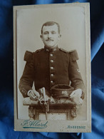 Photo Cdv Allard à Narbonne - Militaire Soldat Du 80e D'infanterie, Cigarette, Baïonnette Circa 1900 L436A - Old (before 1900)