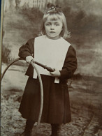 Photo Cdv Ch. Leblond à Bourgoin - Petite Fille Blonde Cerceau à La Main, Circa 1890 L436A - Old (before 1900)