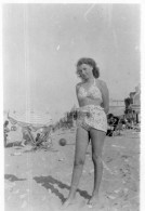 Photographie Photo Vintage Snapshot Bikini Sexy Hot Legs Jambes  - Lieux