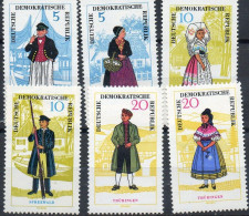 Allemagne De L' Est , DDR  Costumes Régionaux - Unused Stamps