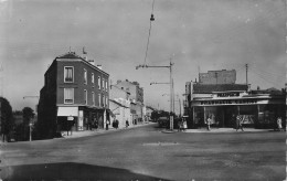 Romainville - Le Carrefour Et L'avenue Carnot   -  CPSM °J - Romainville