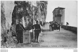 DOUANIERS FRANCAIS ET ITALIENS A LA FRONTIERE - Douane