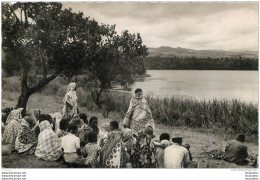 DIEGO SUAREZ DANSES AU COURS D'UN SACRIFICE AU LAC SACRE D"ANIVORANO - Madagascar