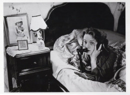 Marlene Dietrich Film Actress First Telephone Call Photo Postcard - Fotografie